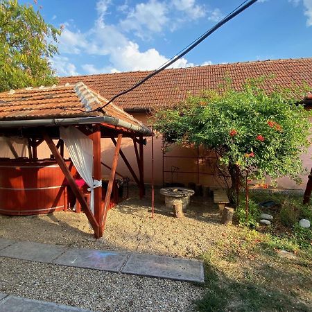 Árpád nyaralóház Sarud Exterior foto